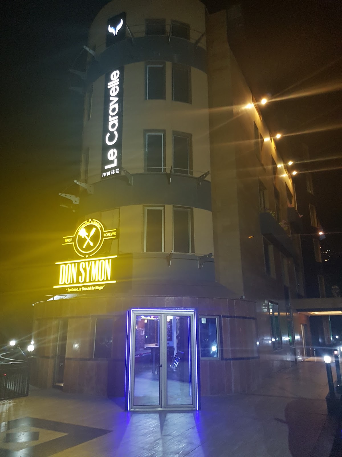 Don Symon Urban Restaurant & Pub — photograph 3