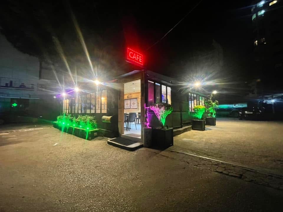 Color Cafe — photograph 3