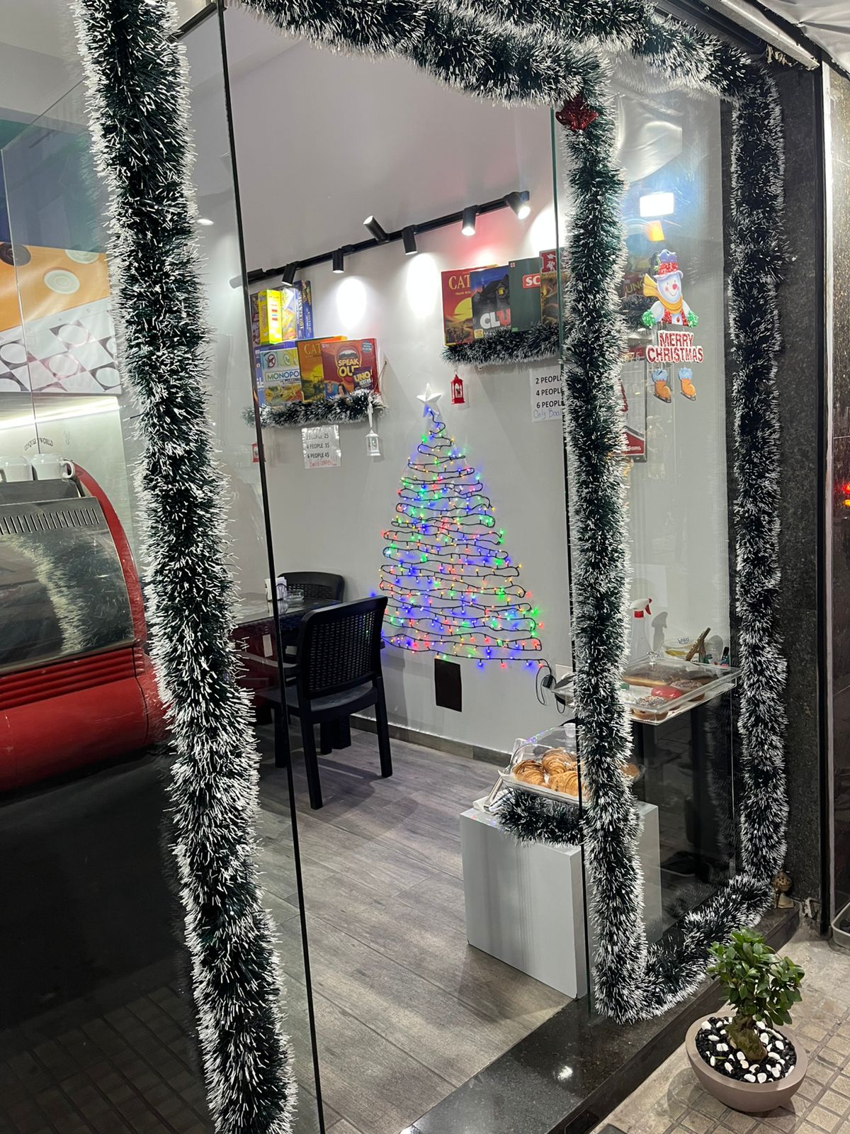 XYZ coffee shop & board games