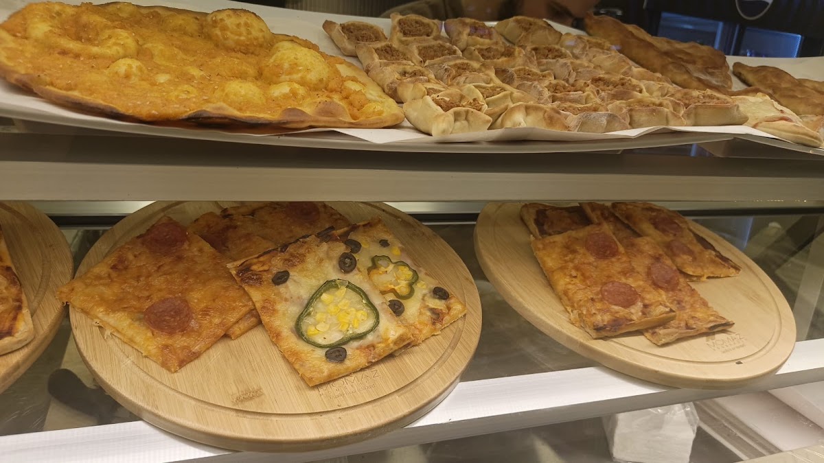 Lattouf Bakery — photograph 2