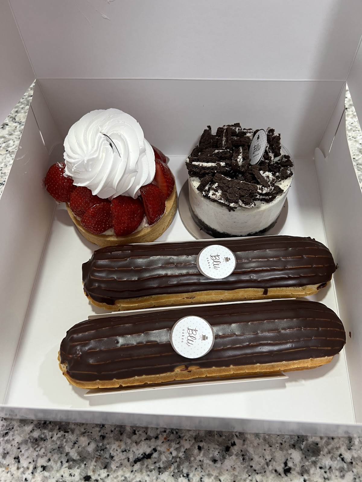 Blu Cakes — photograph 4
