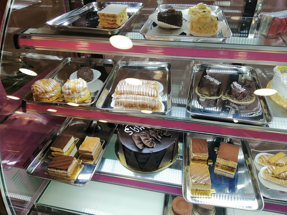 Delicieux Sweets Shop