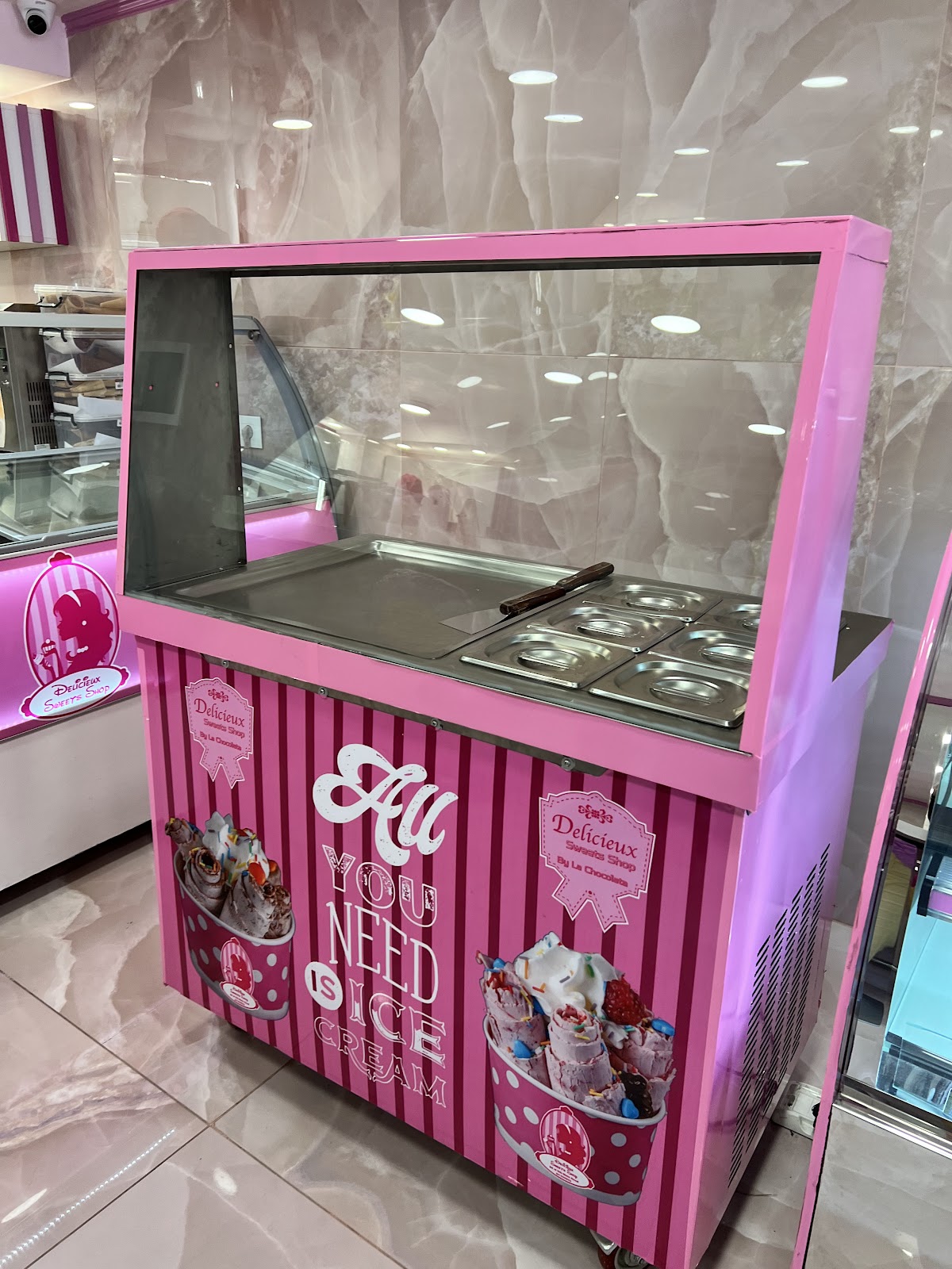 Delicieux Sweets Shop — photograph 3