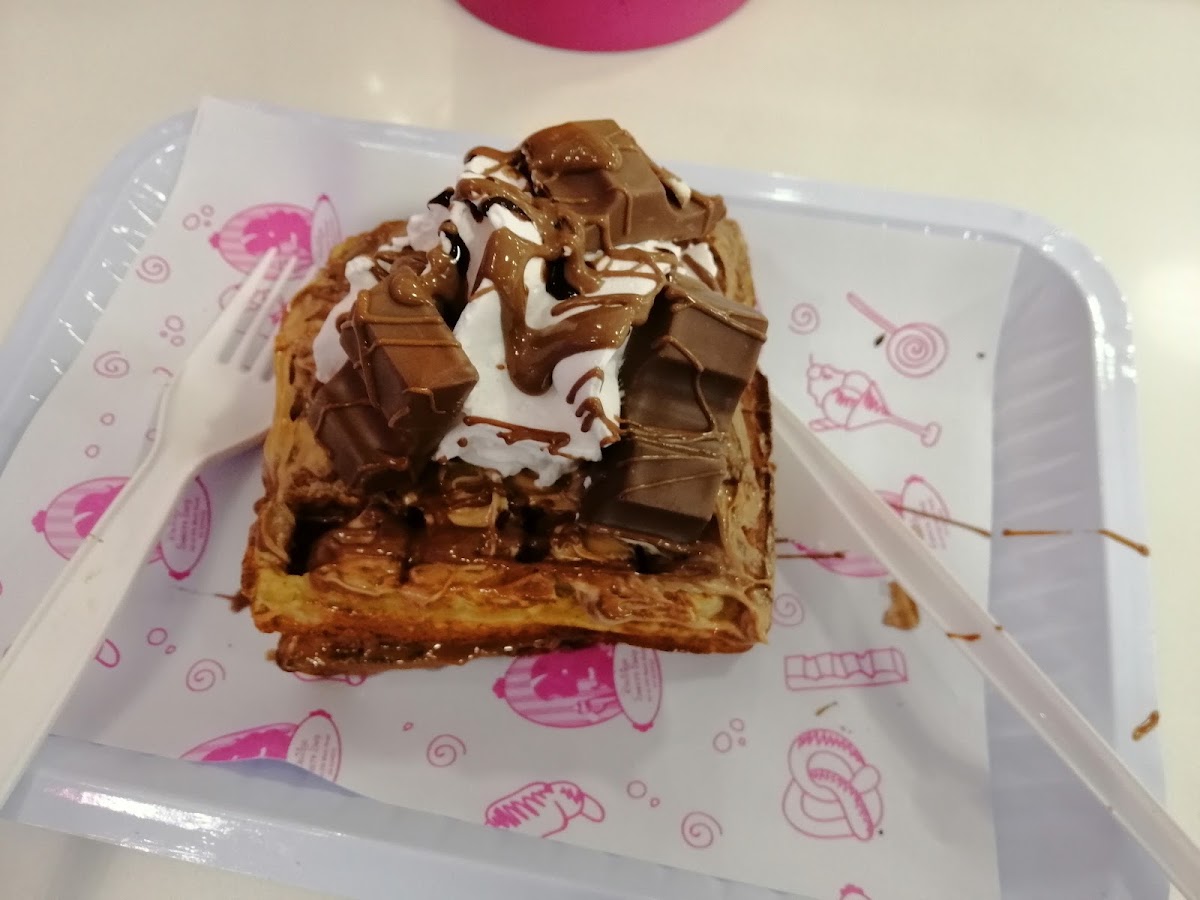 Delicieux Sweets Shop — photograph 4