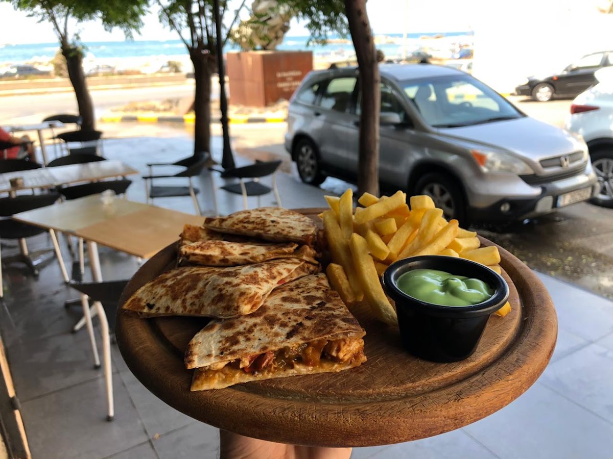 Tasty Restaurant — photograph 4