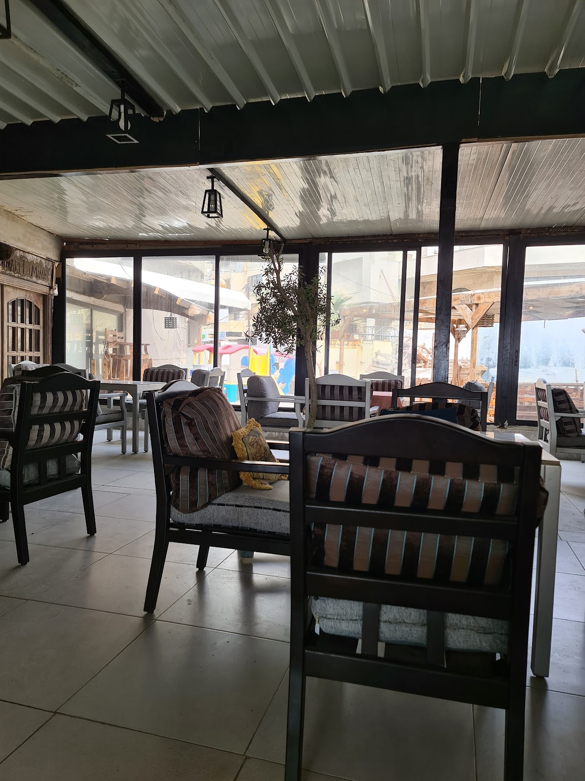 Almanara restaurant