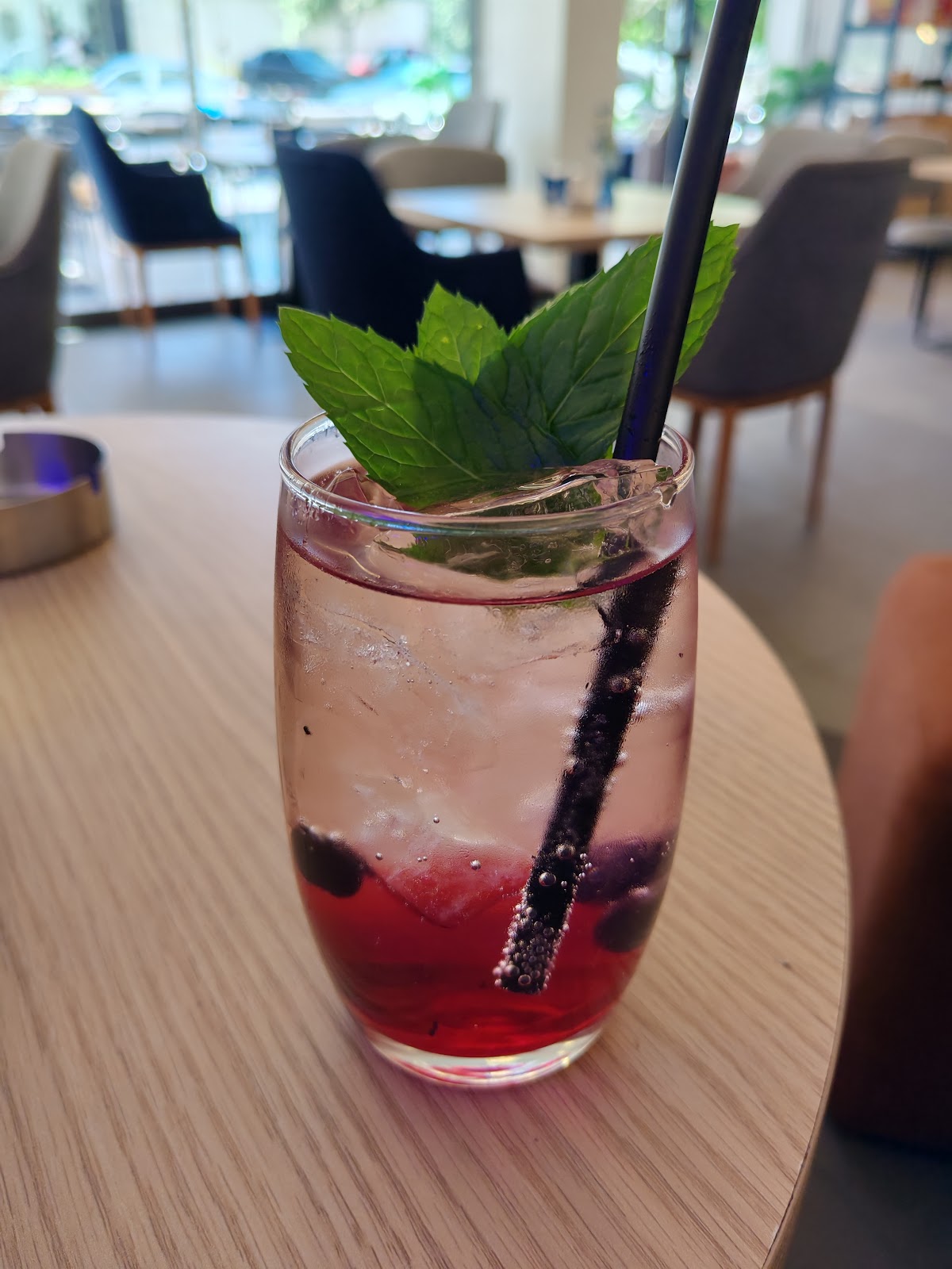 Moon Coffee Shop — photograph 4