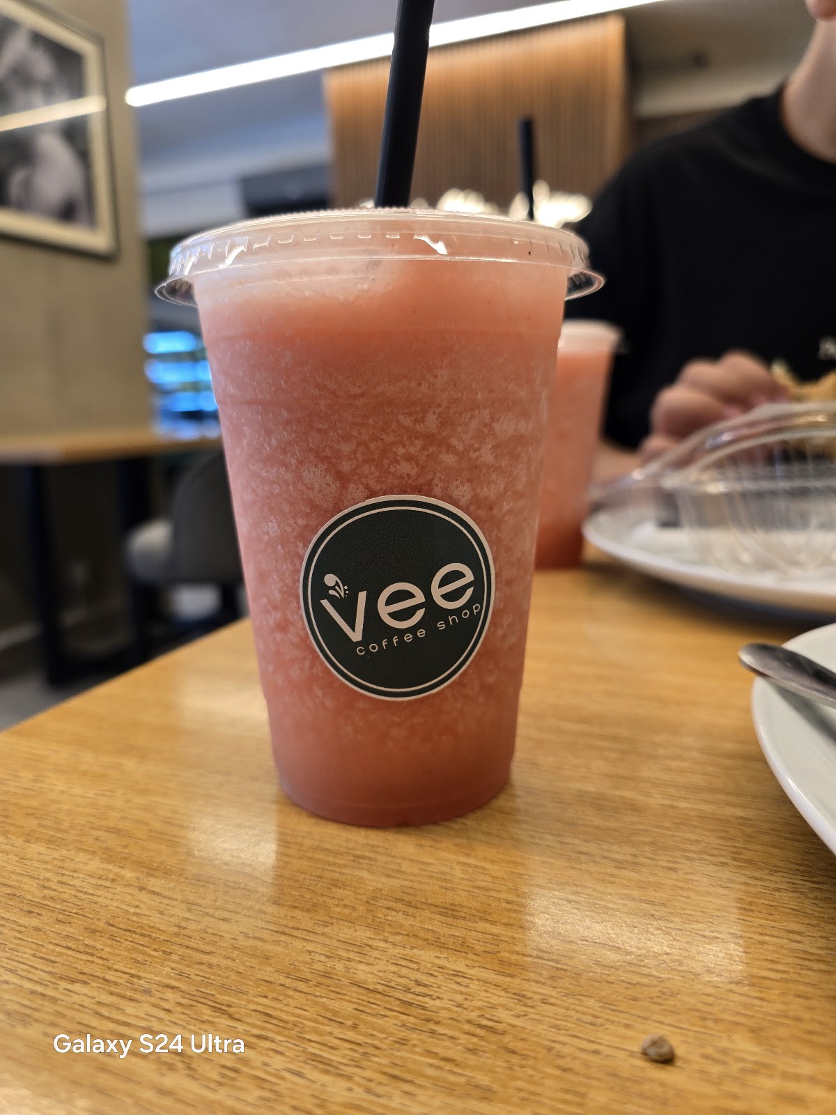 Vee Coffee Shop Tripoli — photograph 3