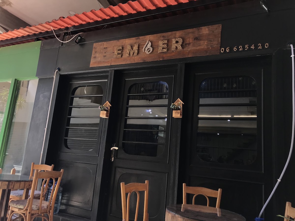 Ember Cafe — photograph 3