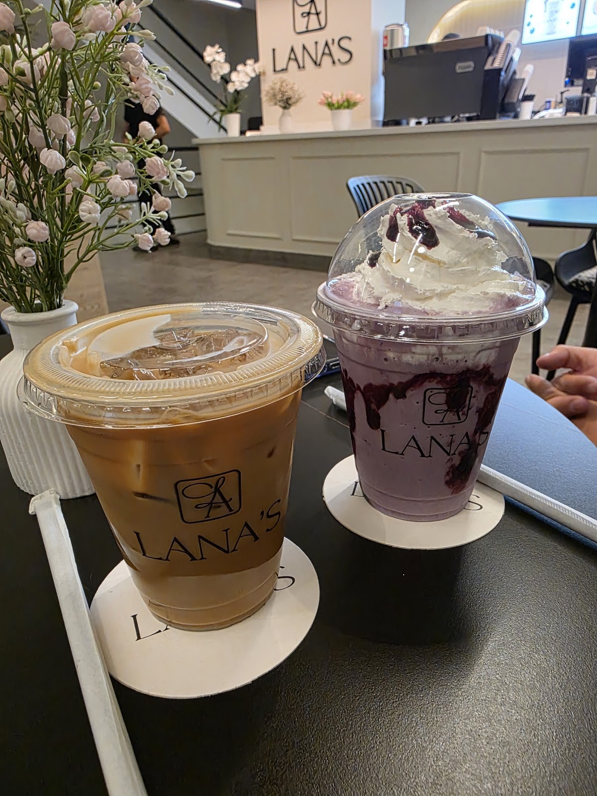 Lana’s — photograph 2