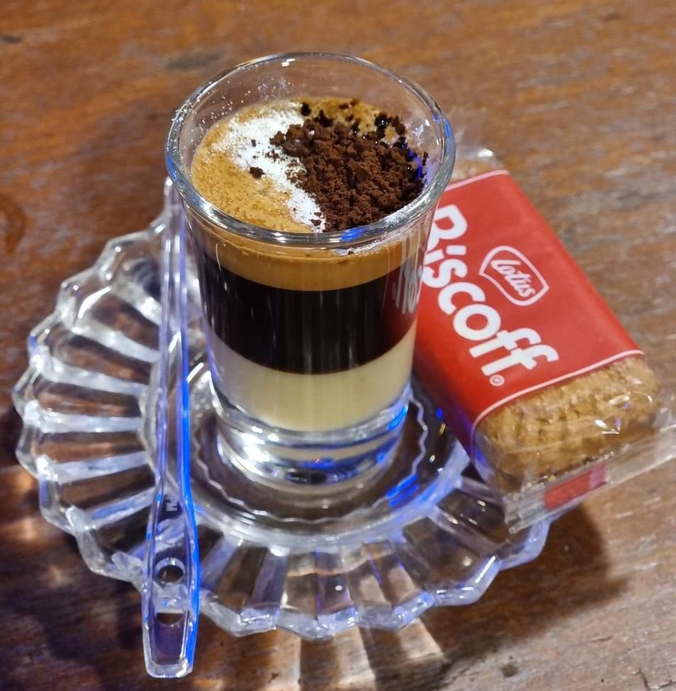 4x4 coffee shop — photograph 4