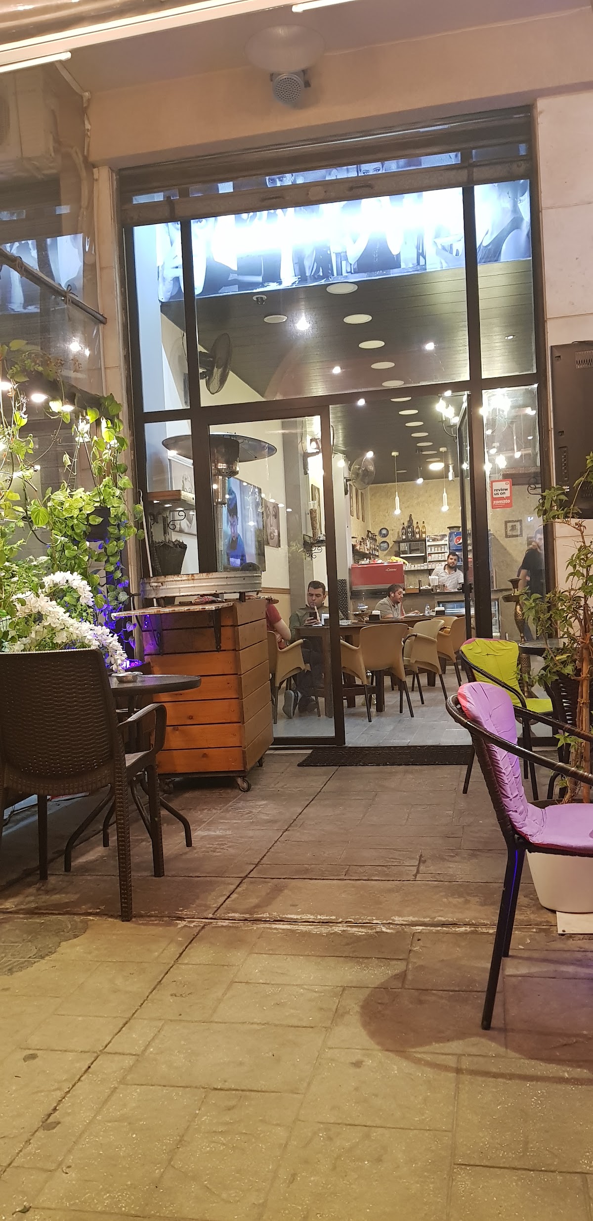 Shahrazad Cafe — photograph 3