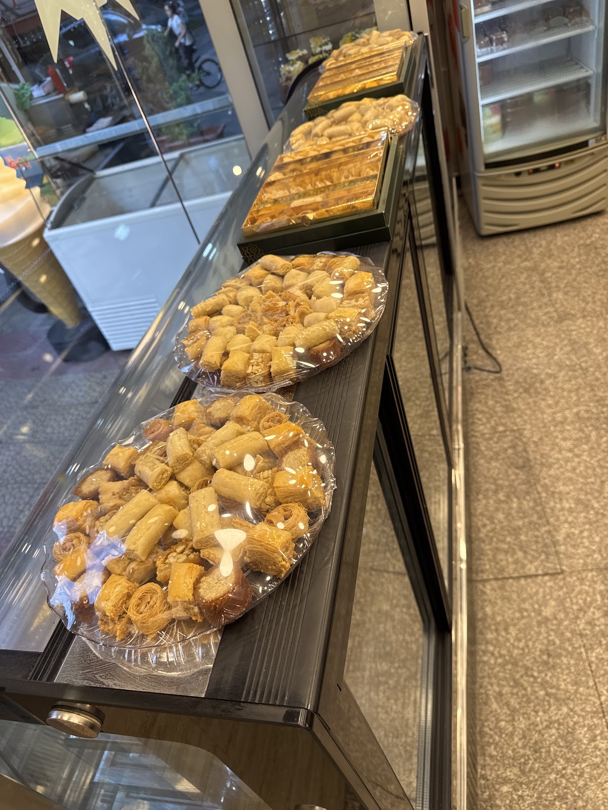 Fadi Mabsout Sweets — photograph 3