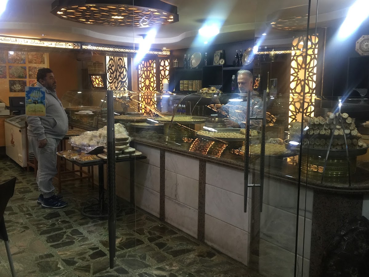 Sweets and Restaurant Bakdash
