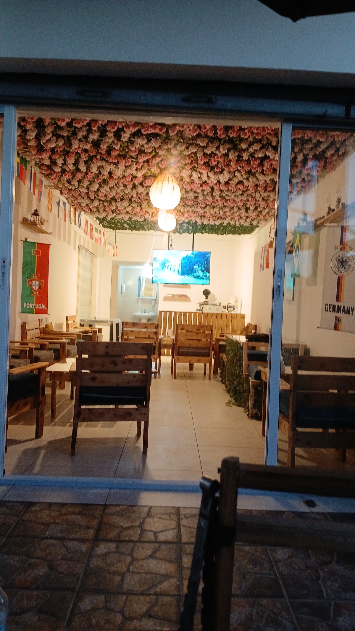 Garden Cafe (Crepe-Waffles-Pancakes-Fresh Juices- Hookah)