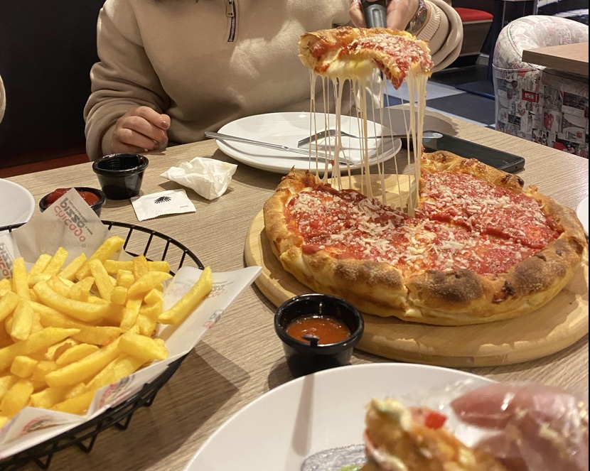 Chicago Pizza LB — photograph 4