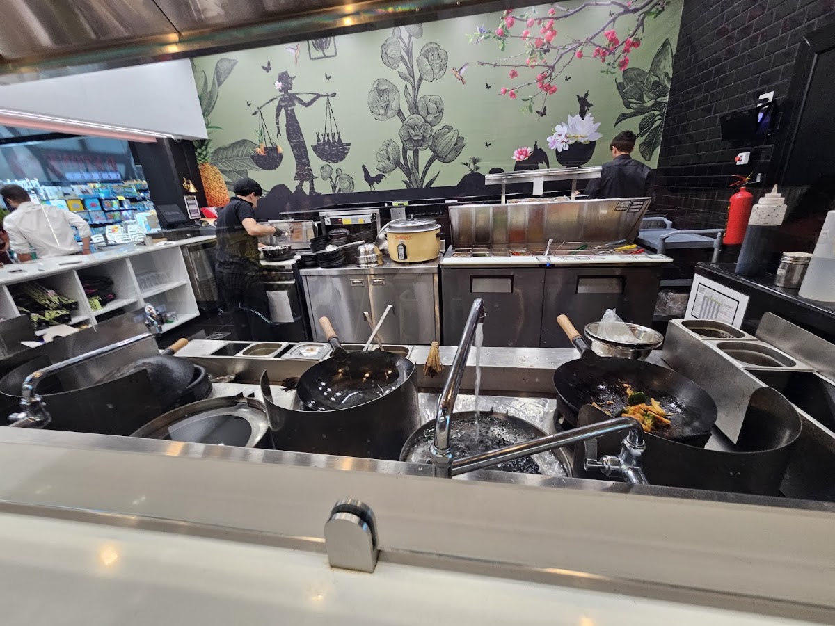 Thai Express Kitchen — photograph 6
