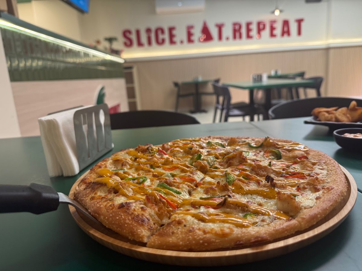 Classic Pizza Joint