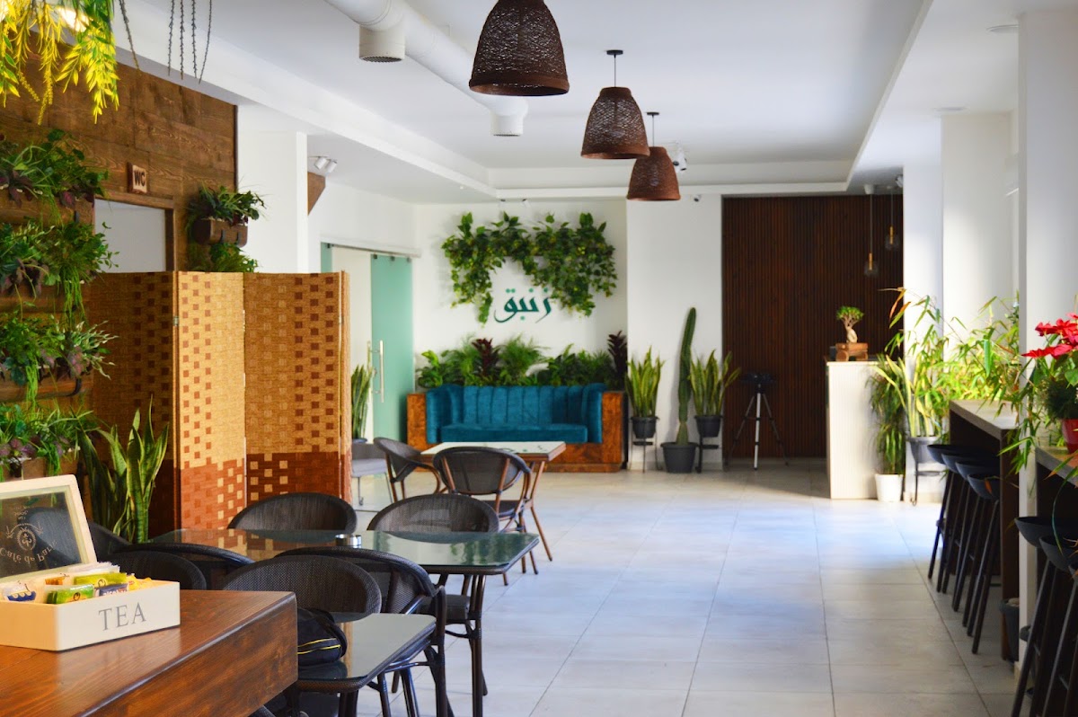 Zanbak Resto & Shisha Garden — photograph 4