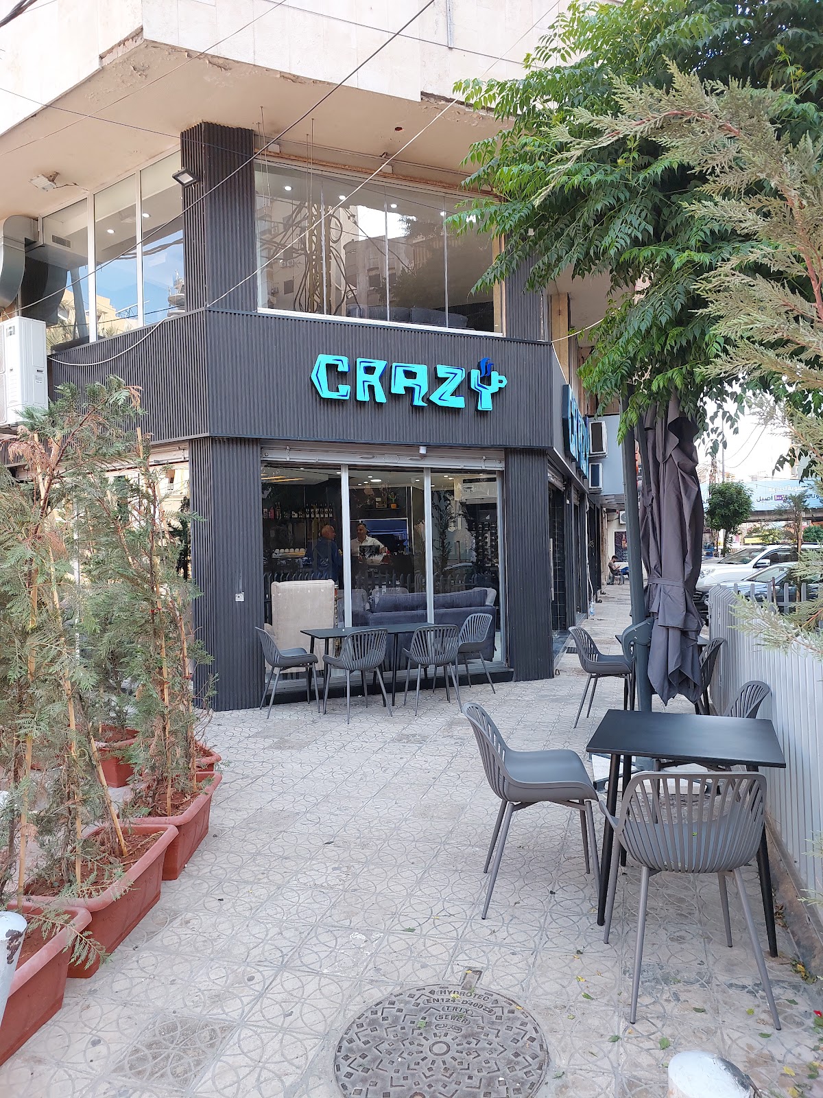 Crazy cafe — photograph 6