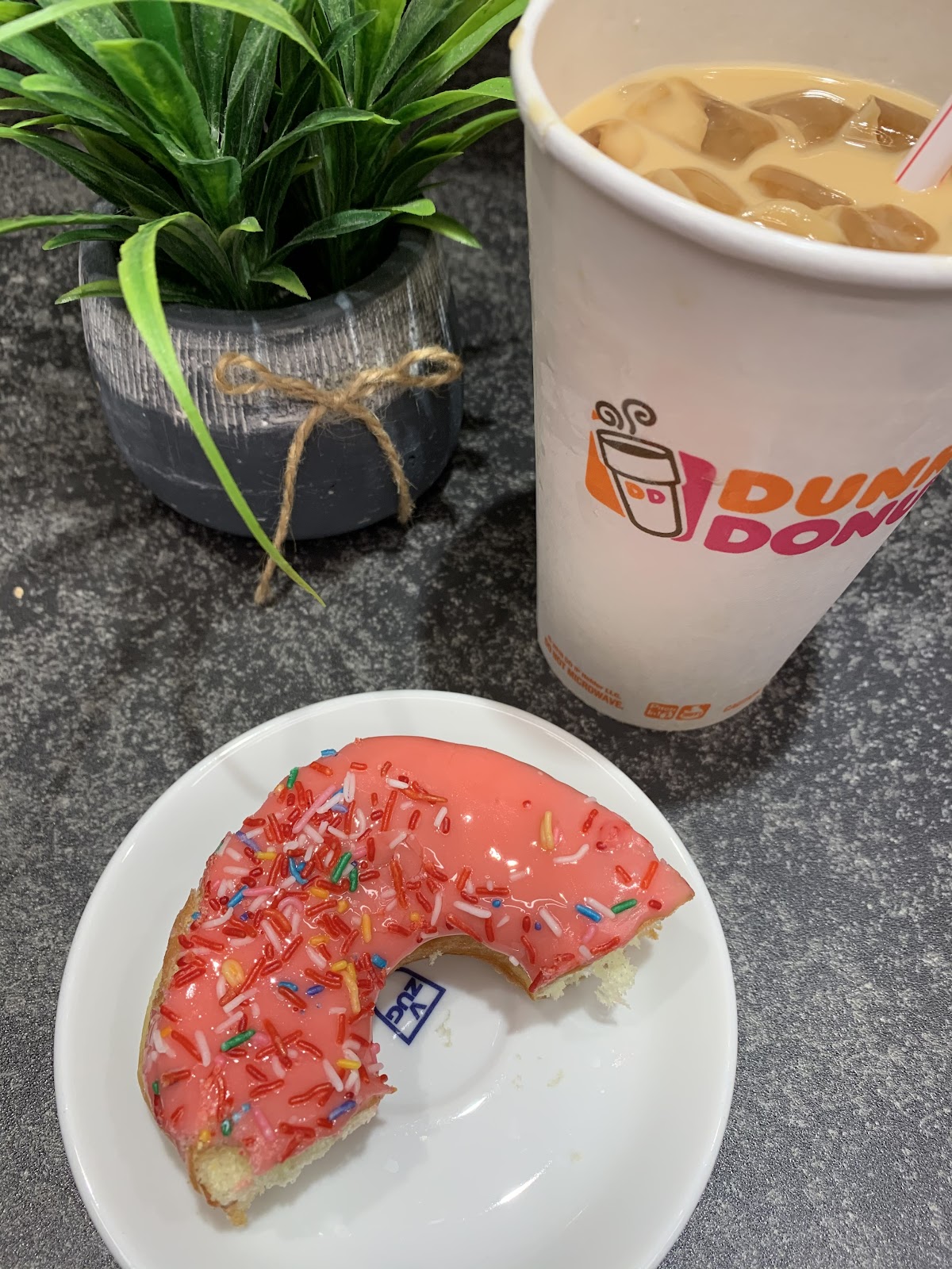 Dunkin' Hazmieh — photograph 3