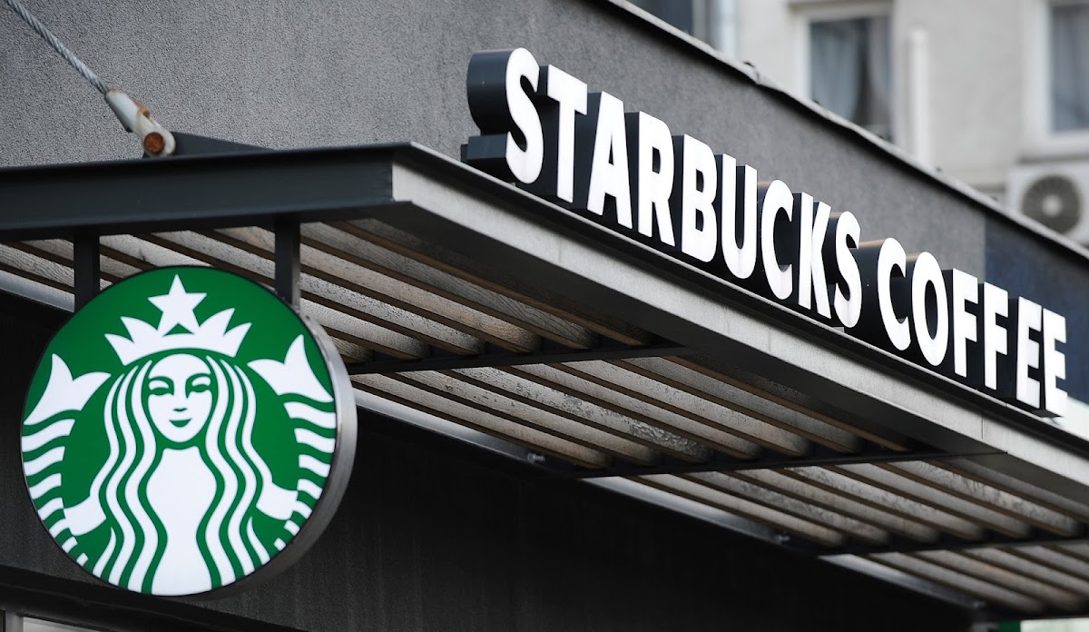 Starbucks — photograph 3
