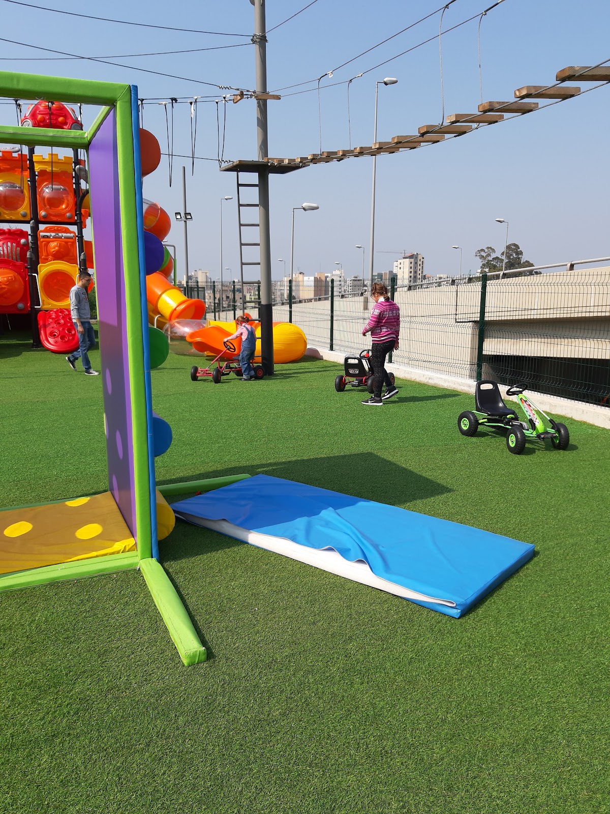Kids Yard — photograph 3