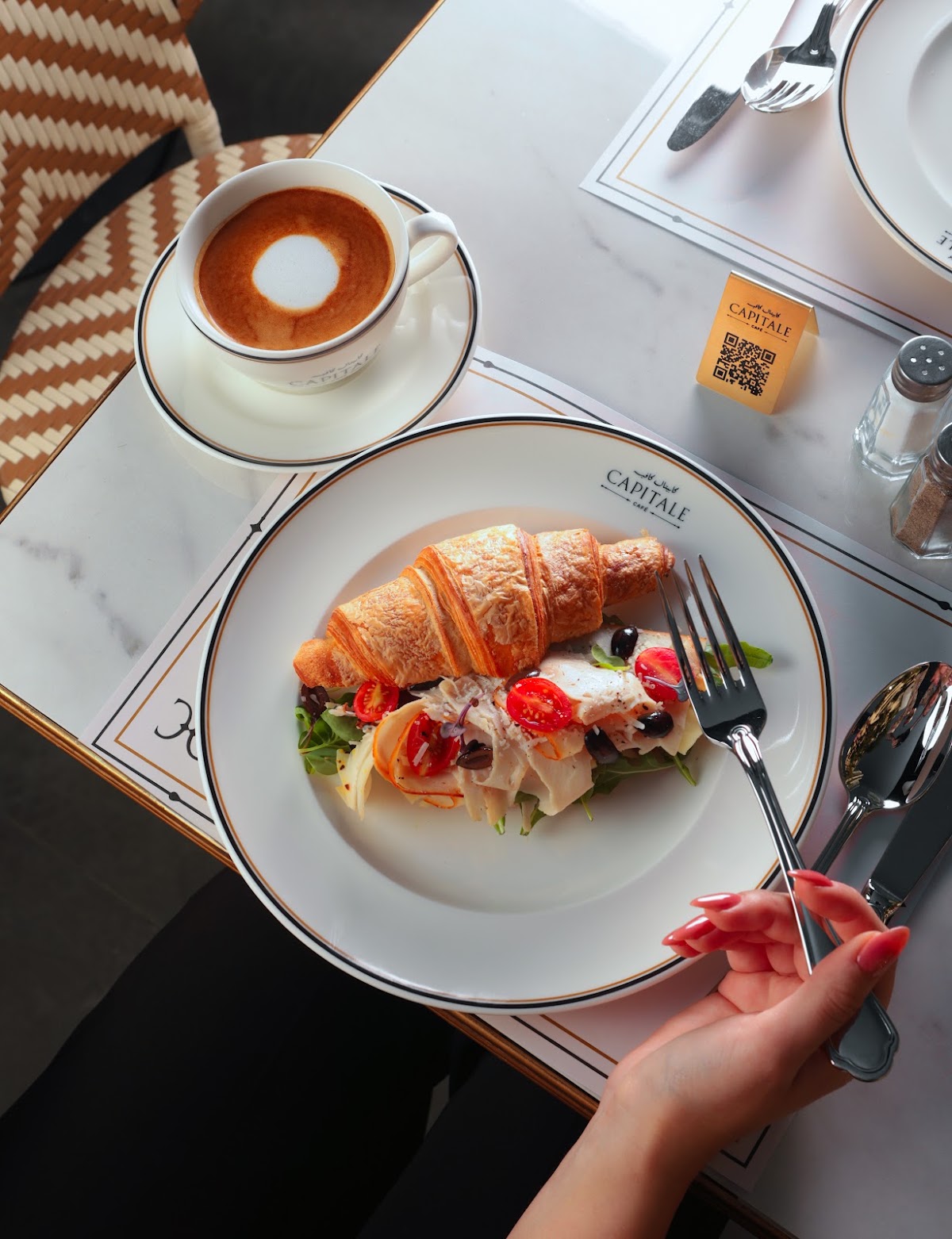 Capitale Cafe — photograph 2