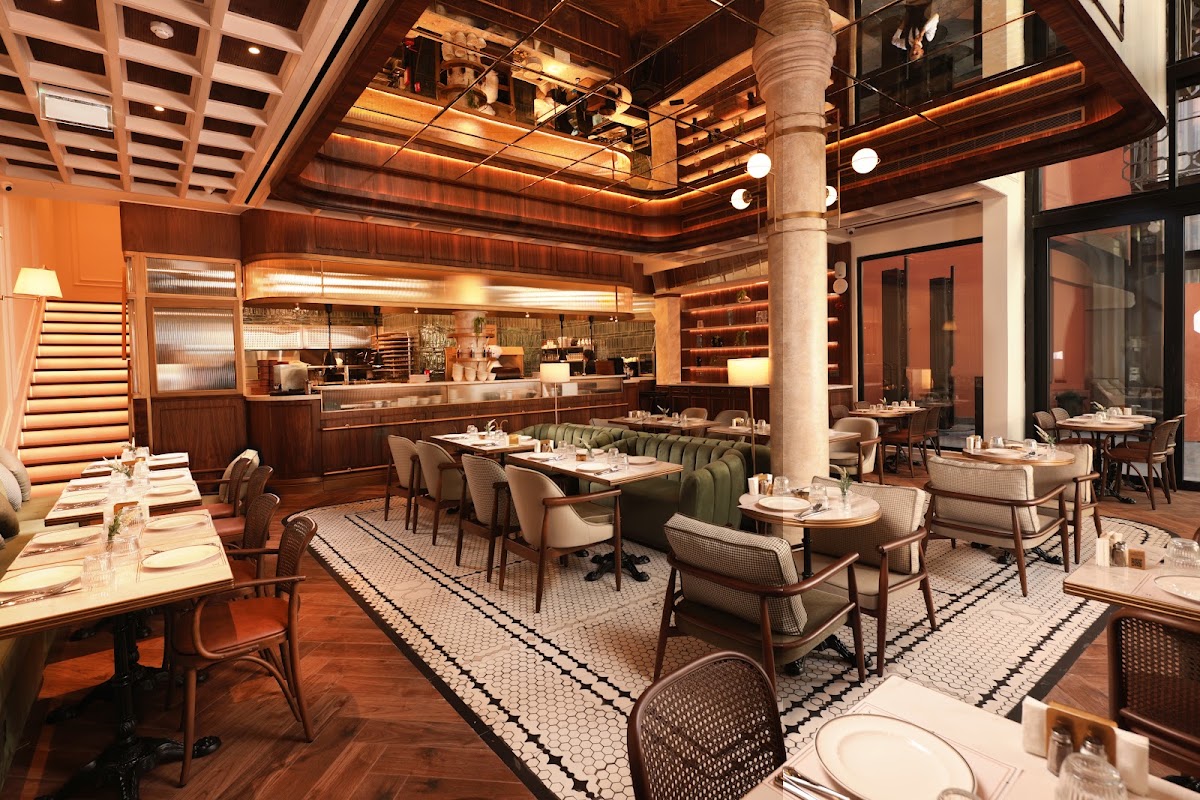 Capitale Cafe — photograph 6