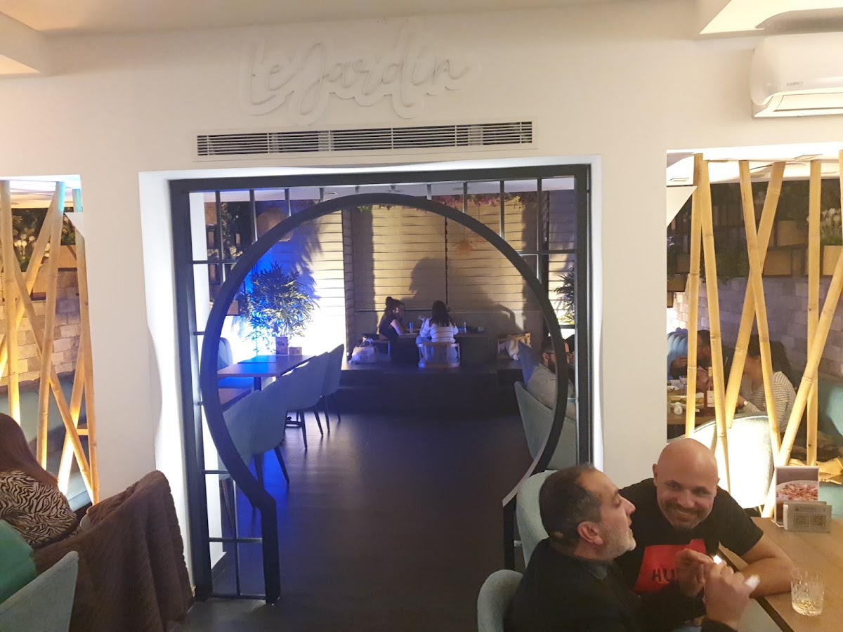 Second Cup - Badaro — photograph 4
