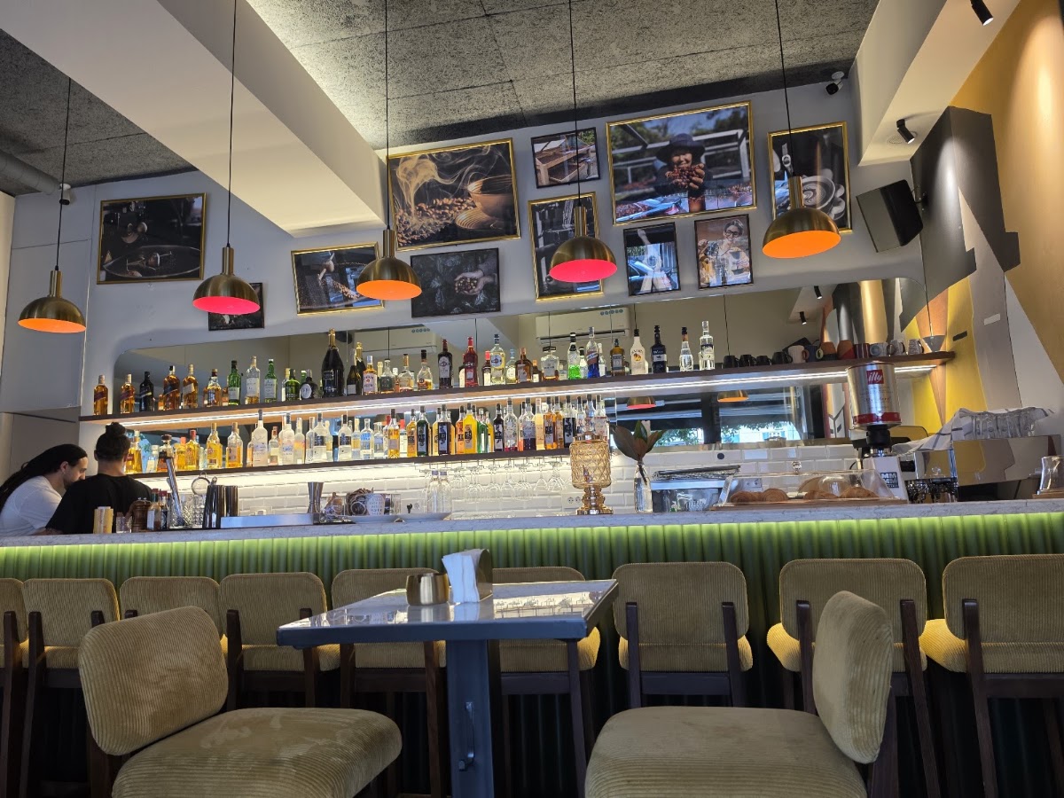The number eight Café & Bar — photograph 2
