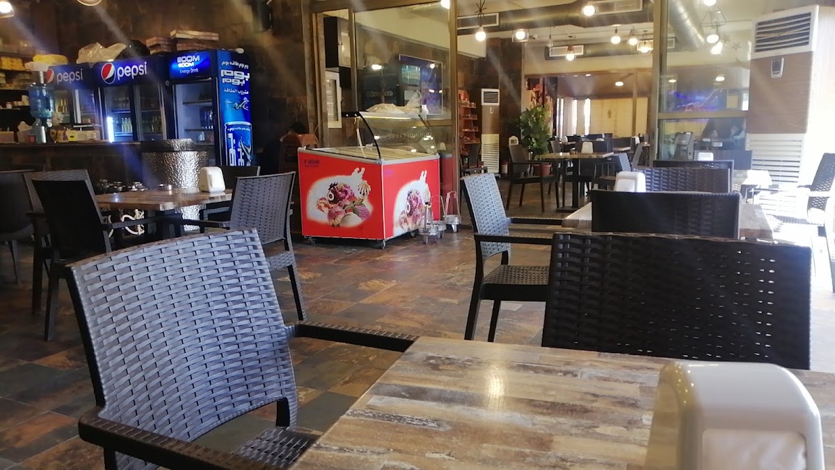Lazar Café — photograph 2