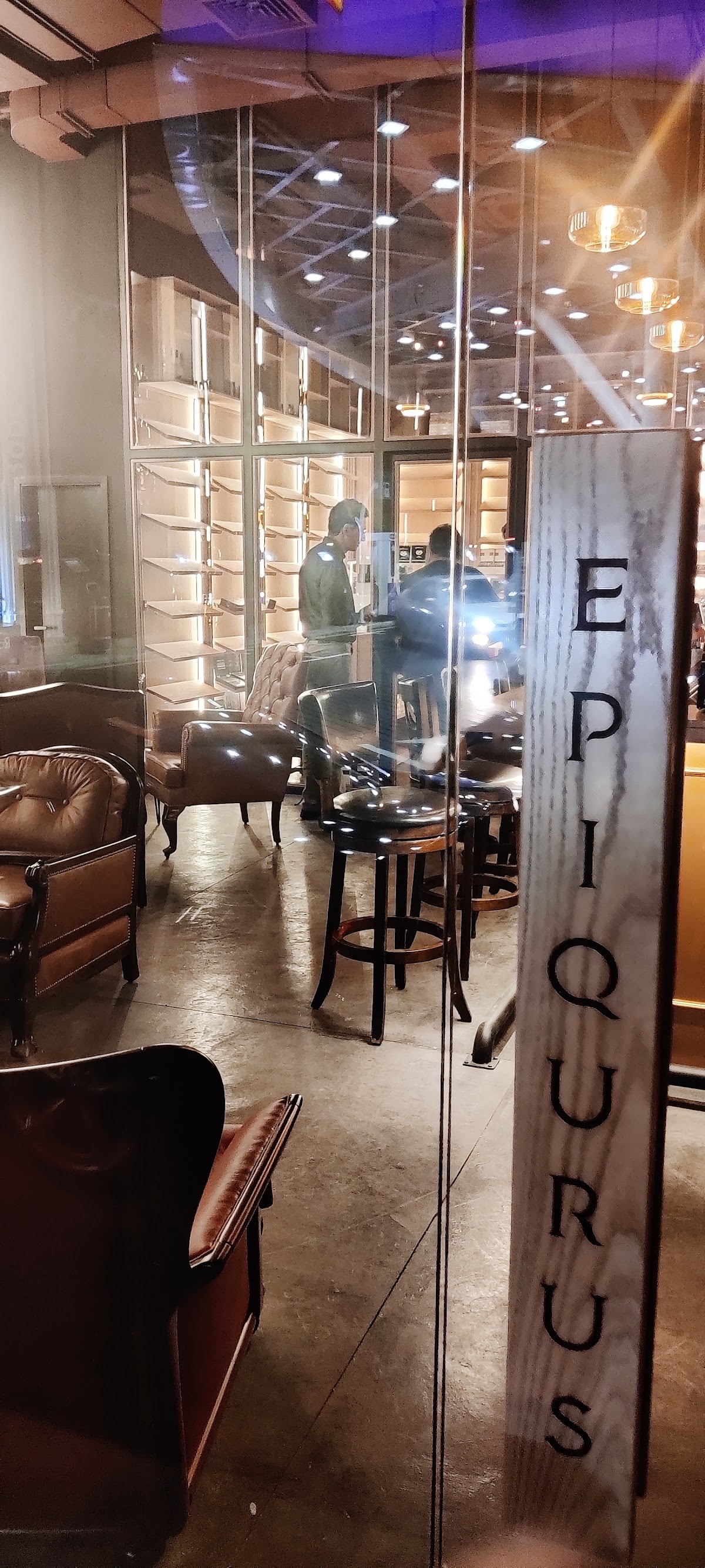 Epiqurus The Lounge — photograph 3
