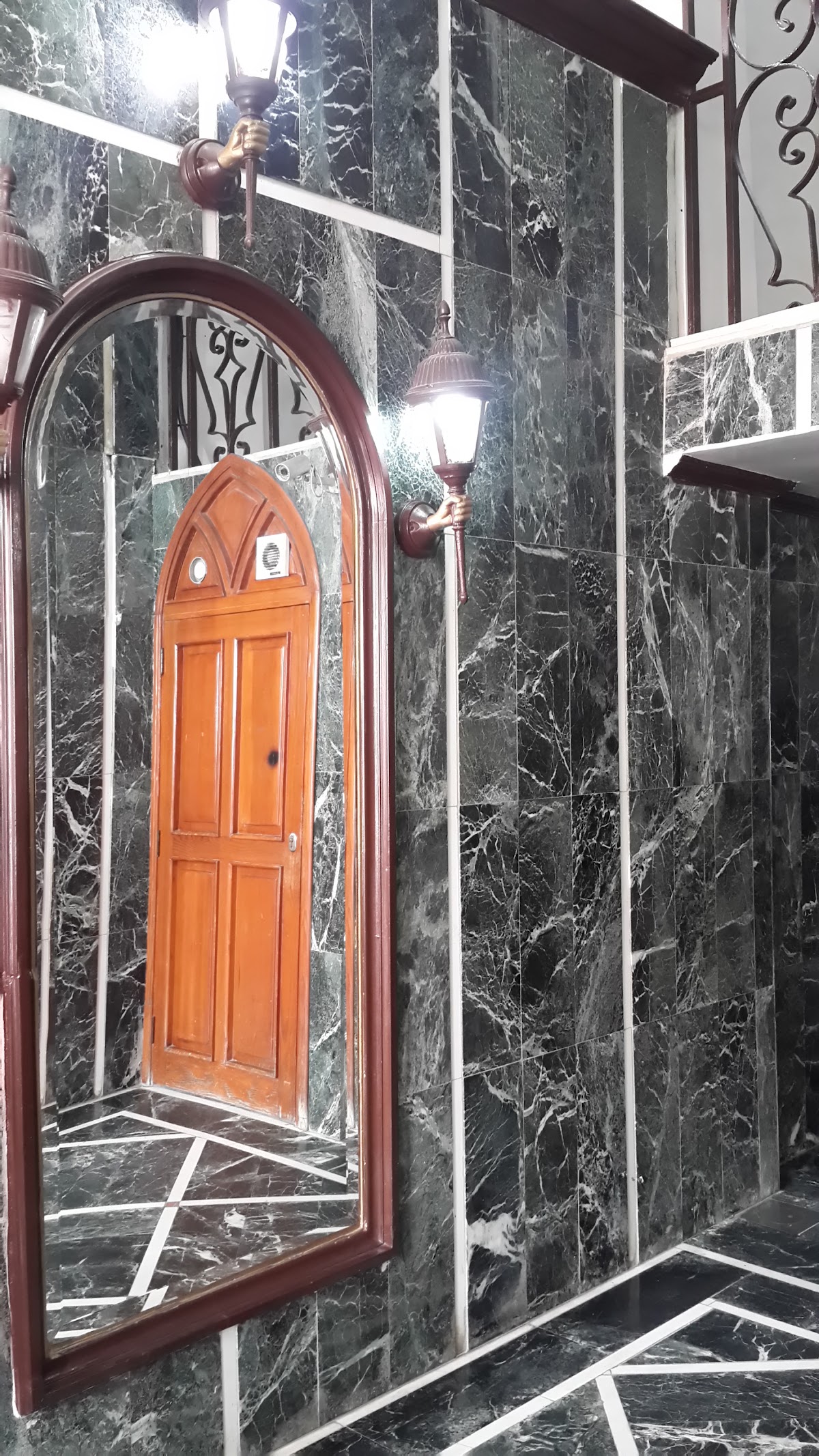 ALAAMIRA — photograph 4