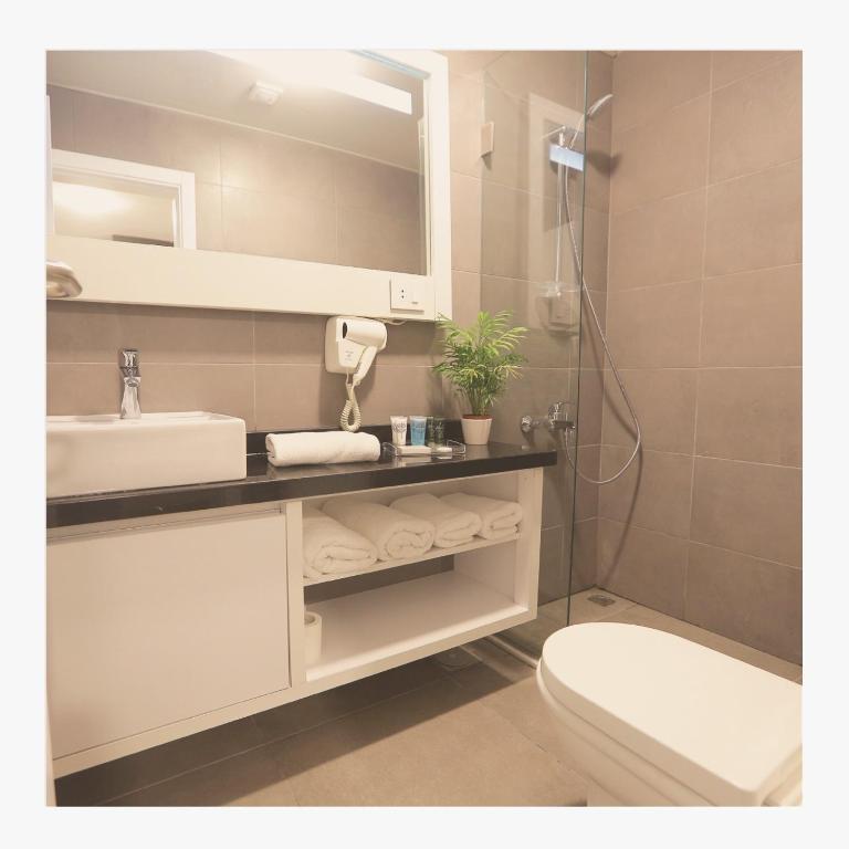 B Residence — photograph 3
