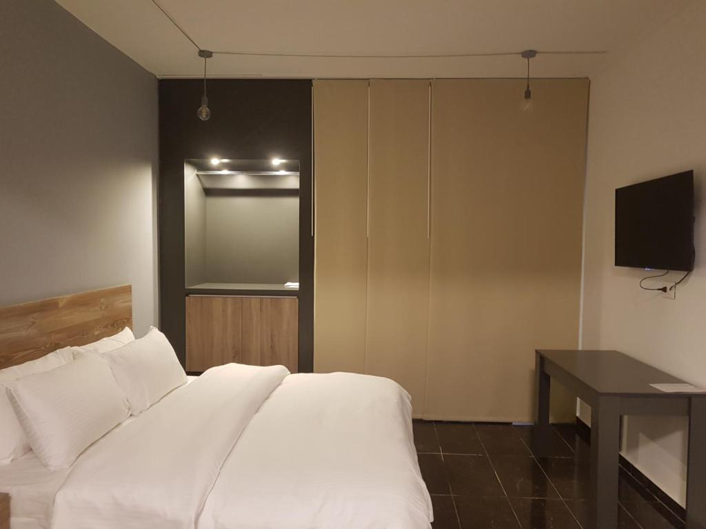 B Residence — photograph 4