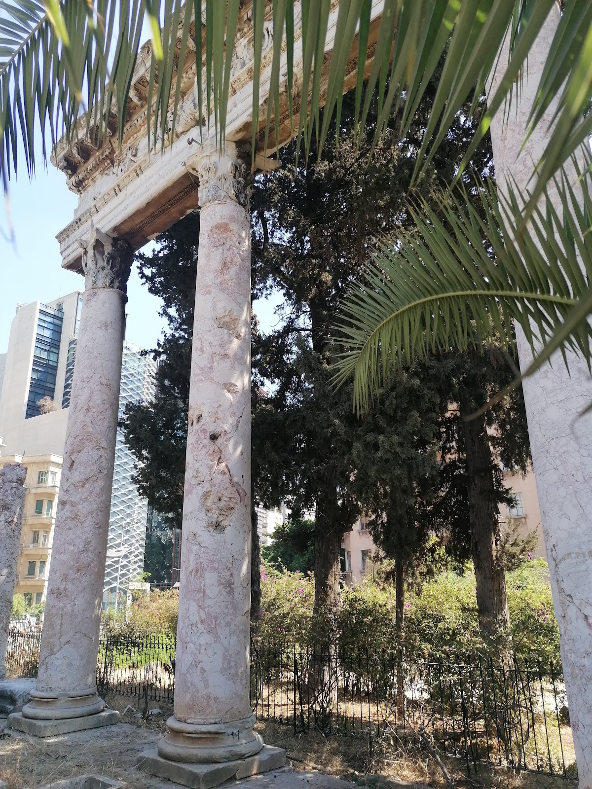 Lebanese Army Martyrs Monument — photograph 3