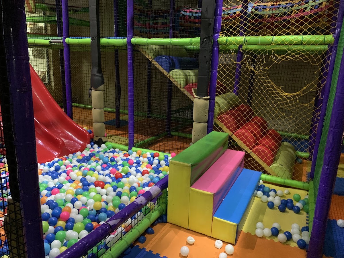 Fun Station — photograph 6
