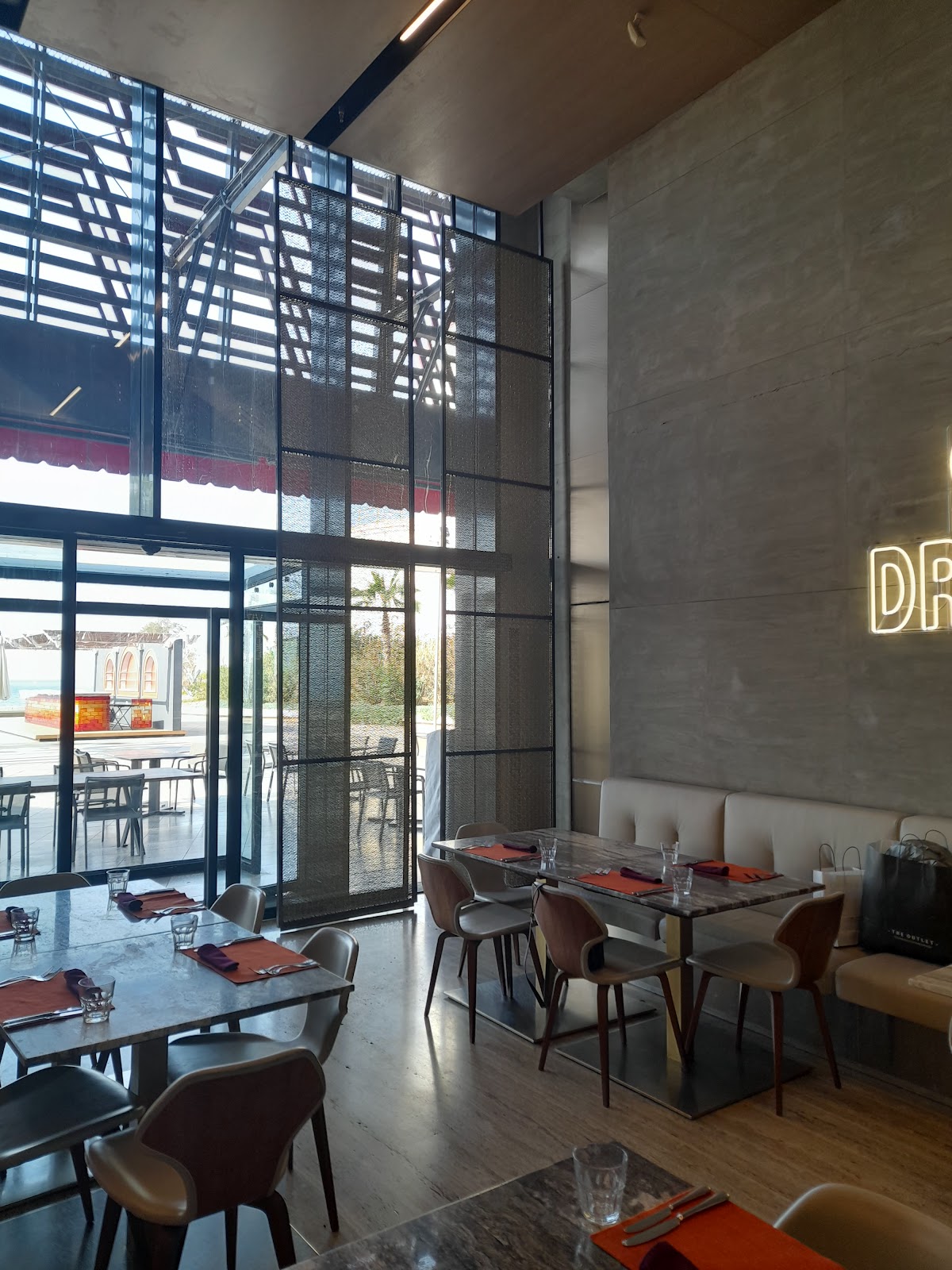 Art People Restaurant, Aïshti by the Sea — photograph 4