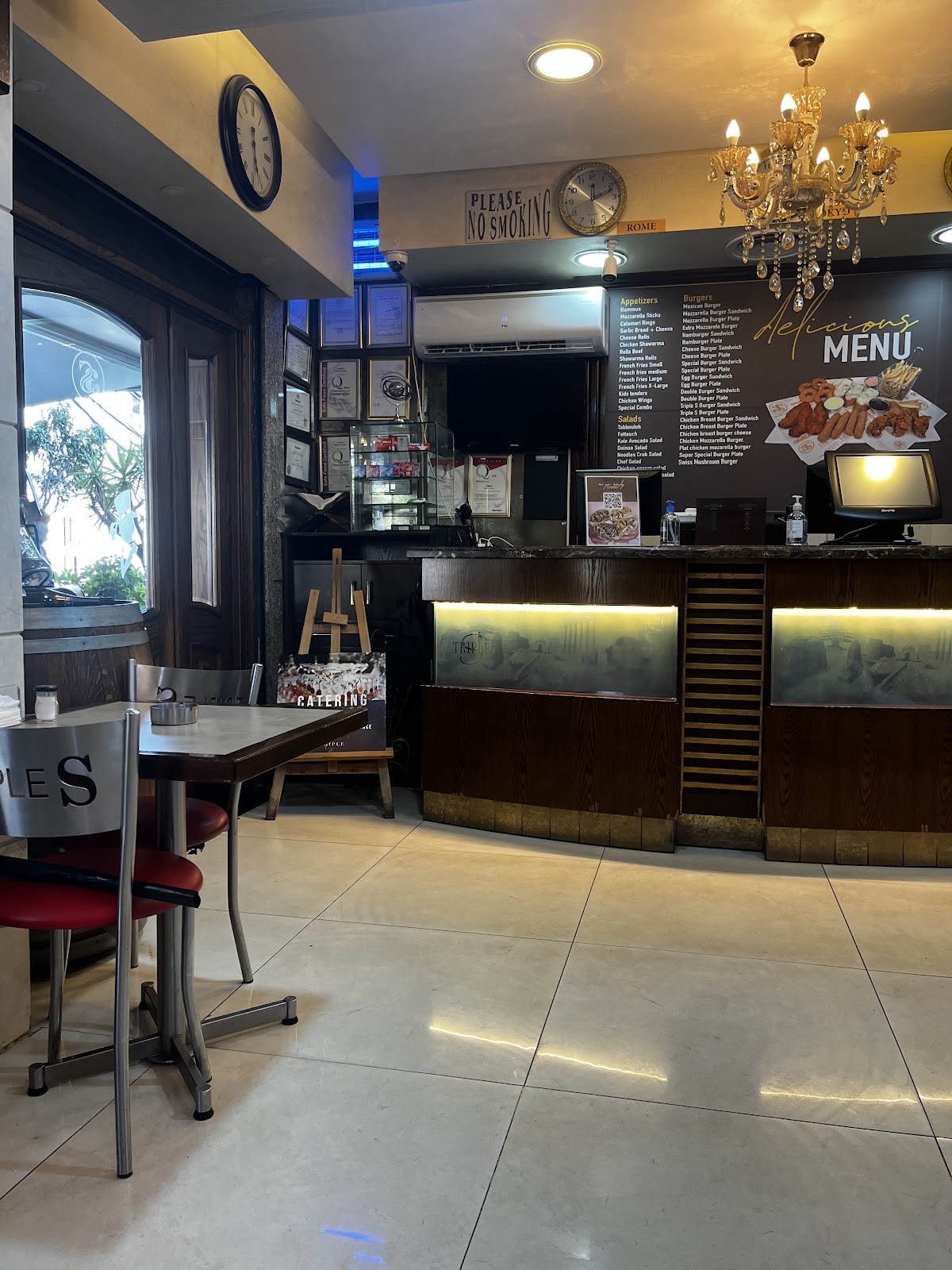 Triple S Resto — photograph 3