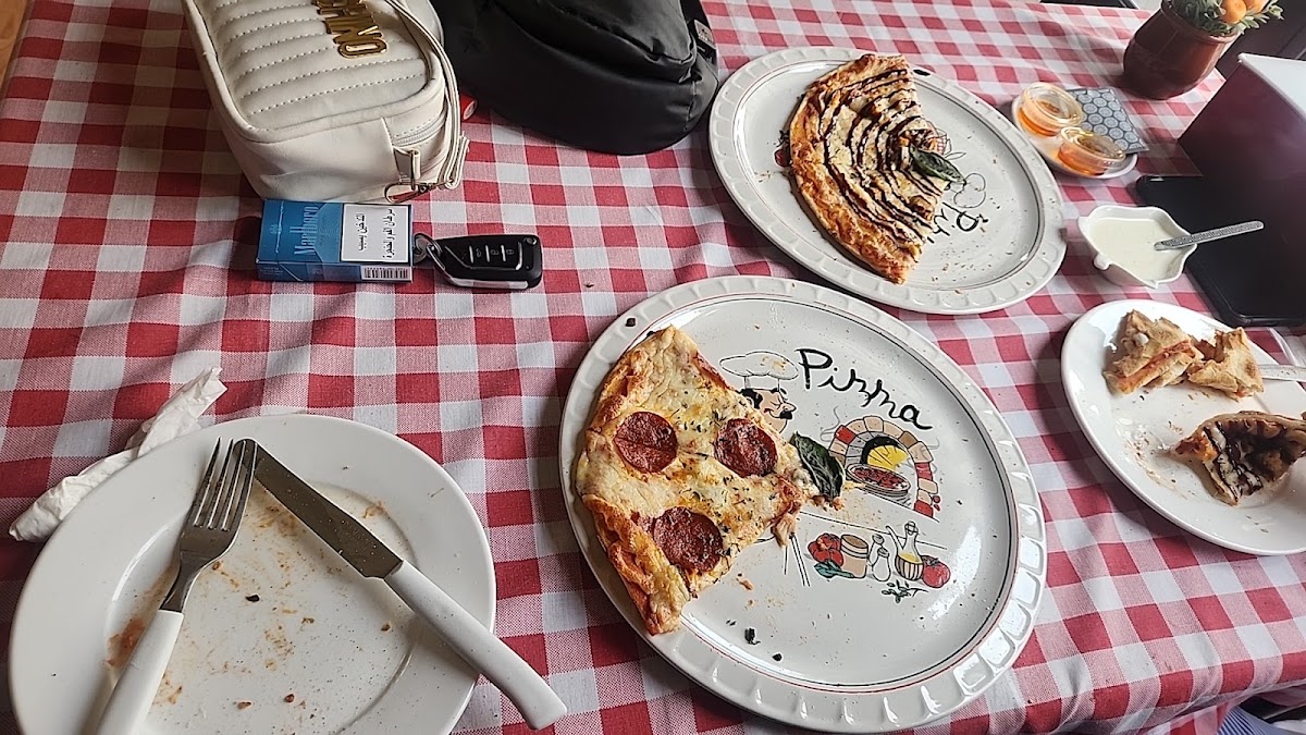 La Pizza — photograph 3