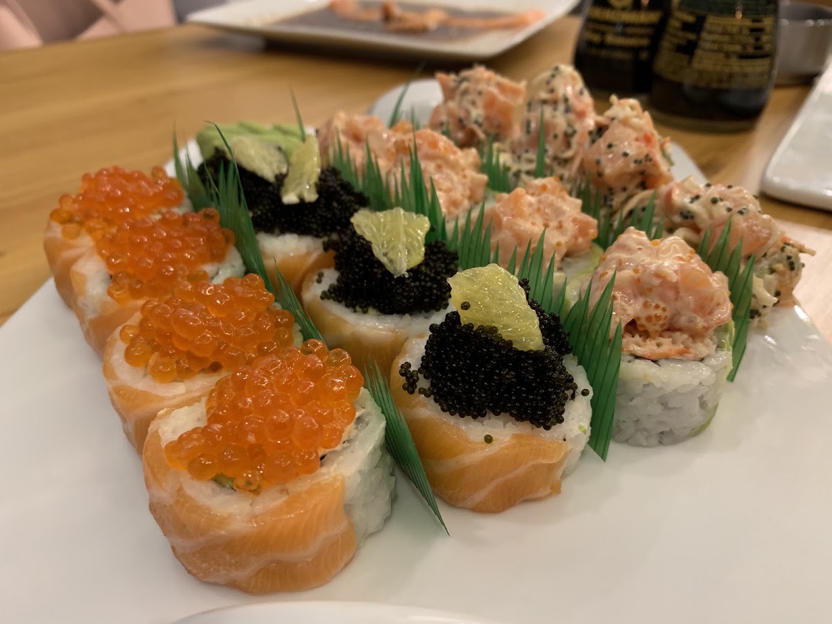 Caviar Sushi — photograph 2