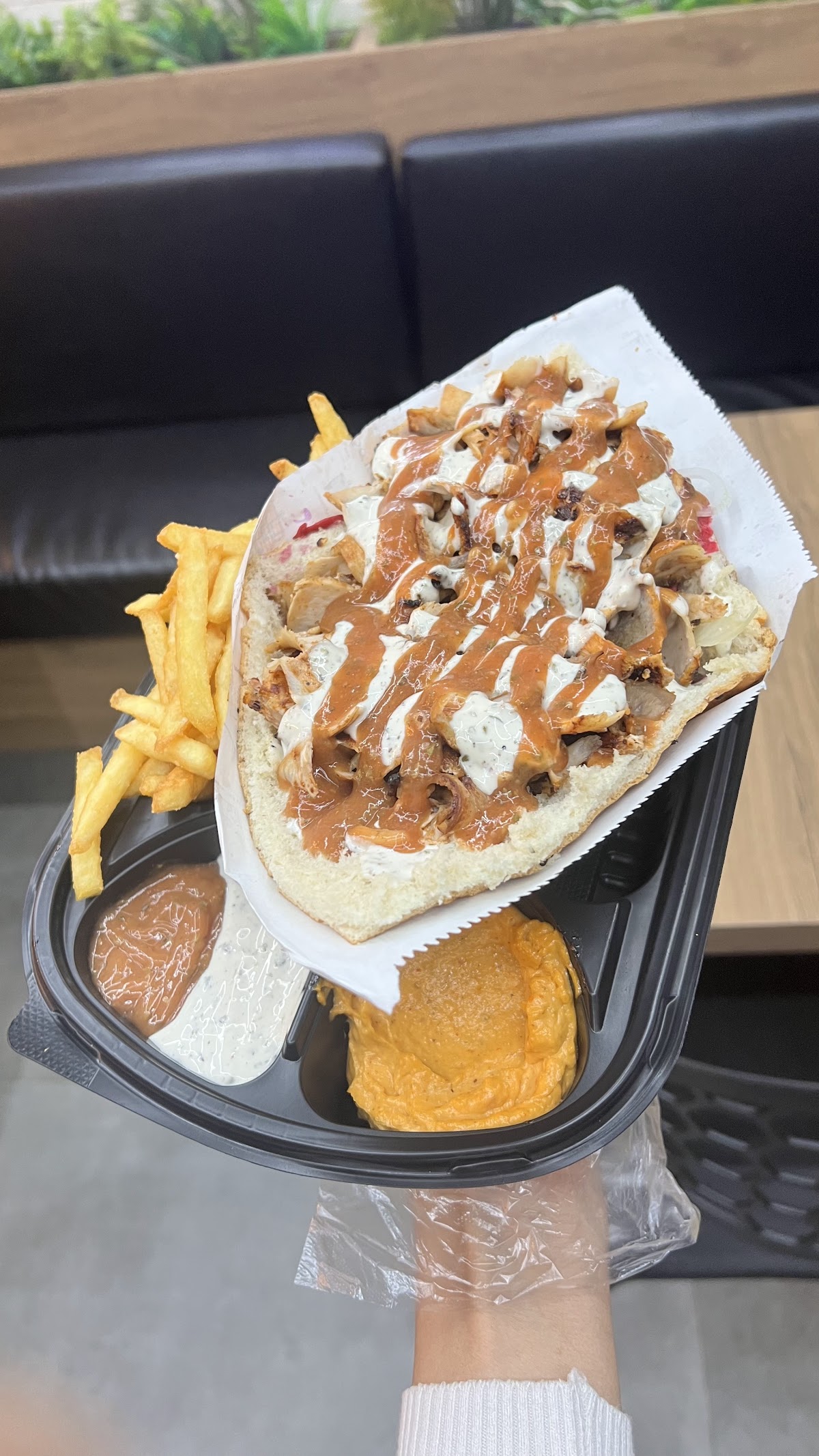 Shawarma Abou Al Aoud Far3 Khalde — photograph 2