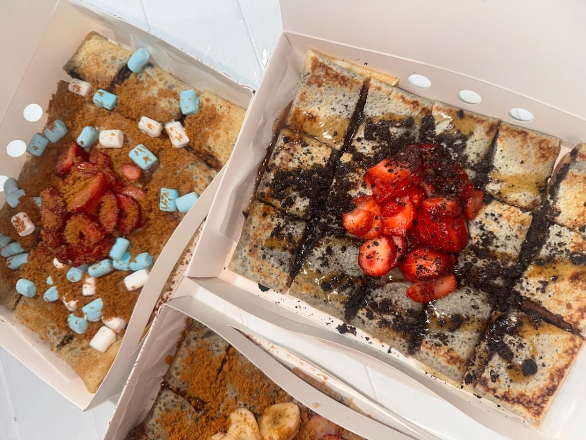 Holy Crepe — photograph 2