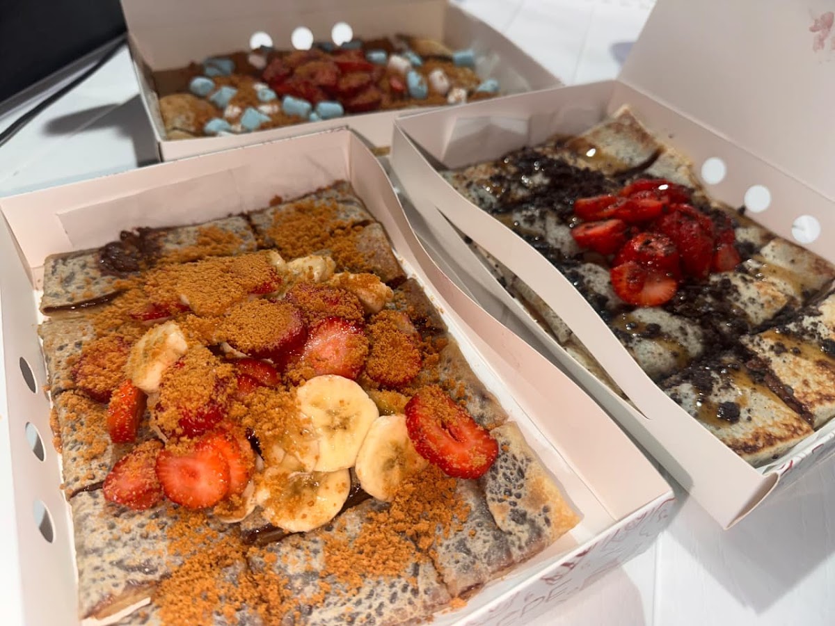 Holy Crepe — photograph 4