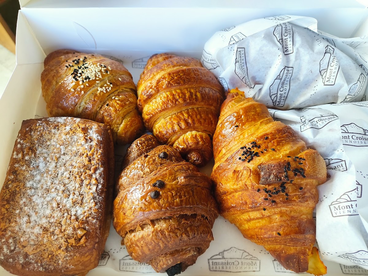 Mont croissant dekweneh — photograph 6