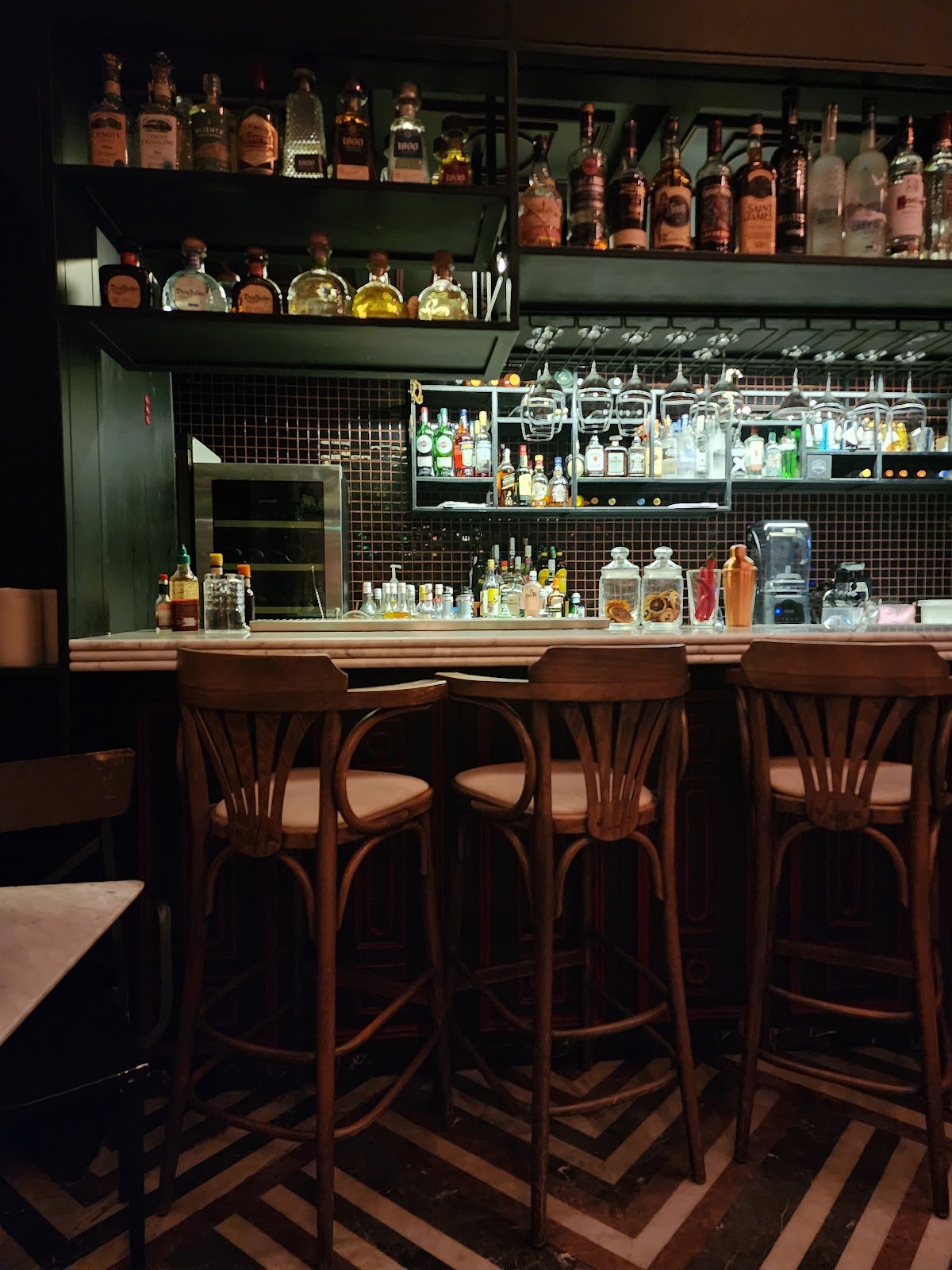 Lost Bar — photograph 4