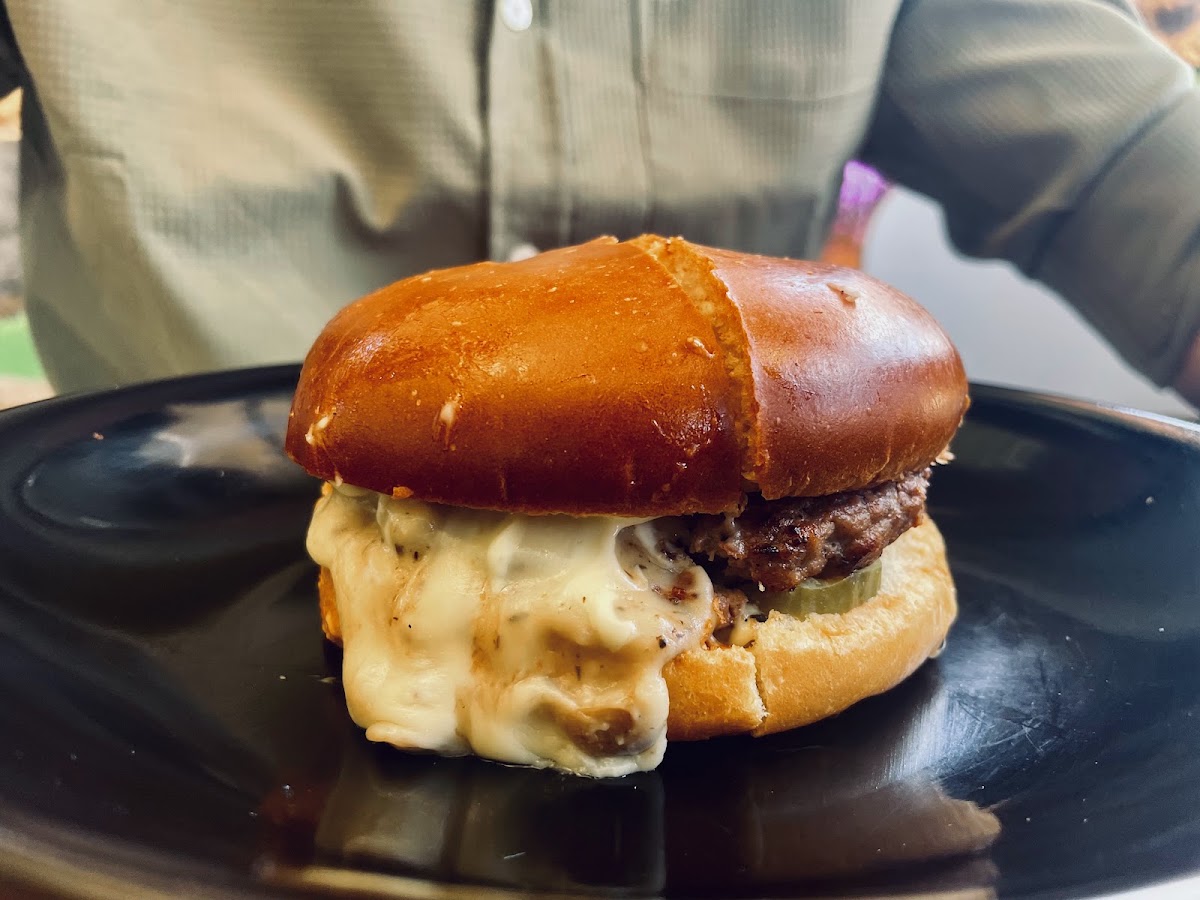 Ya Hala by Mado's Burger - Hazmieh — photograph 5