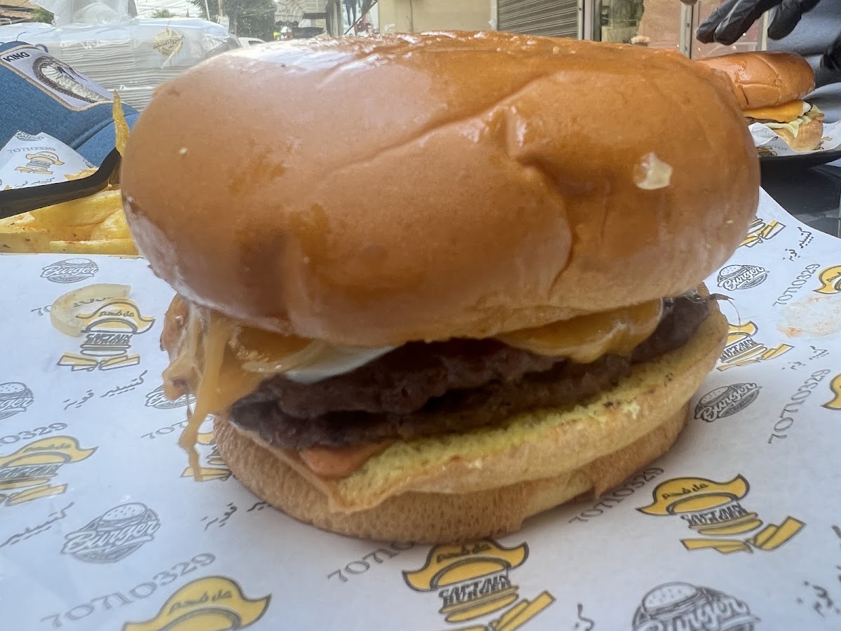 captain burger — photograph 2