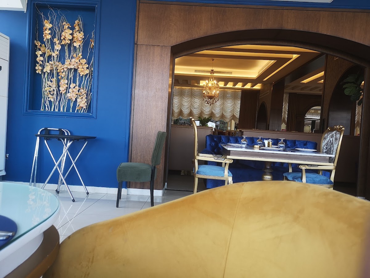 Victoria Restaurant — photograph 5